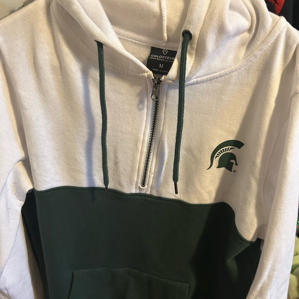 Michigan state Spartans hoodie size M in women’s perfect condition can’t fit